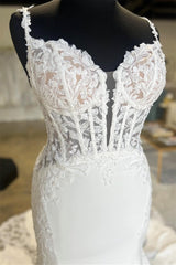 Gorgeous Spaghetti-Straps Sleeveless Mermaid Wedding Dress Appliques Lace Open Back With Buttons