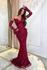 Romantic Burgundy Strapless V-Neck Lace Prom Dresses Mermaid Sheath With Gloves