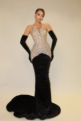 Elegant V-Neck Strapless Mermaid Velvet Prom Dresses Sheath Gem With Gloves
