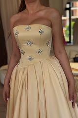 Charming Strapless Sleeveless Satin Prom Dresses A-Line With Pleats Crystals