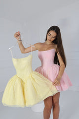Pretty Strapless Sleeveless Lace Homecoming Dresses Mini With Pleats
