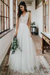 Casual Wedding Dress Tulle A-line Chic V-Neck Sleeveless Lace Long Bridal Gowns-Ballbella