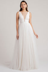 Casual White Wedding Dress A-Line Chic V-Neck Sleeveless Long Pleated Tulle Bridal Gowns-Ballbella
