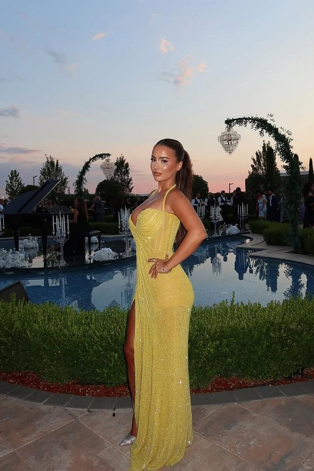 Dazzling Asphodel Yellow Sweetheart Halter Prom Dresses Sequins Sleeveless With Side Slit