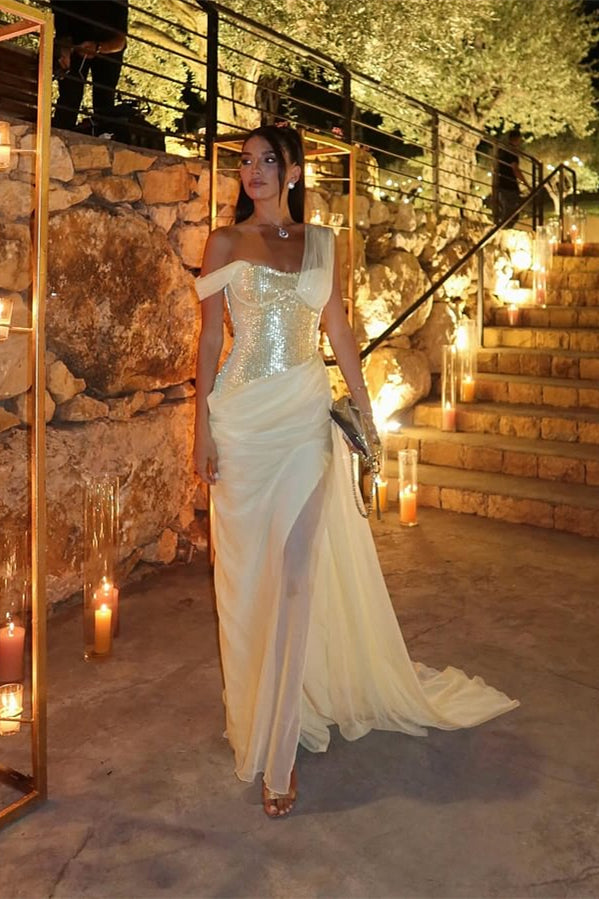 Gorgeous Daffodil Asymmetrical Sequins One Shoulder Prom Dresses With High Slit Ruffle