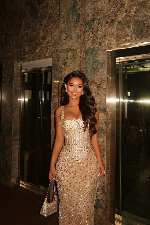 Glowing Champagne Square Mermaid Straps Prom Dresses Sequins Sleeveless With Beads