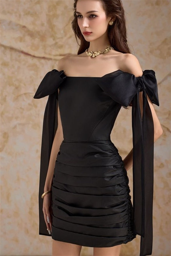Pretty Black Off-The-Shoulder Sleeveless Homecoming Dresses Mini With Pleats Bowknot