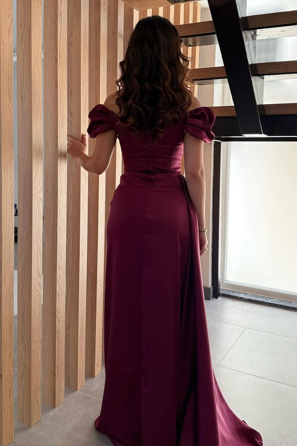 Gorgeous Sleeveless Off-The-Shoulder Satin Prom Dresses High Split With Pleats