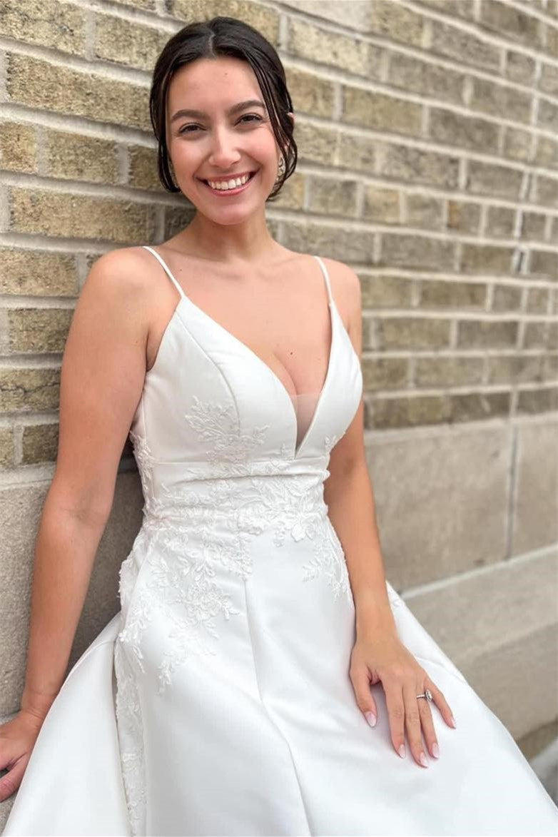 Beautiful V-Neck Spaghetti-Straps A-Line Wedding Dresses Satin Open Back With Appliques Lace Buttons