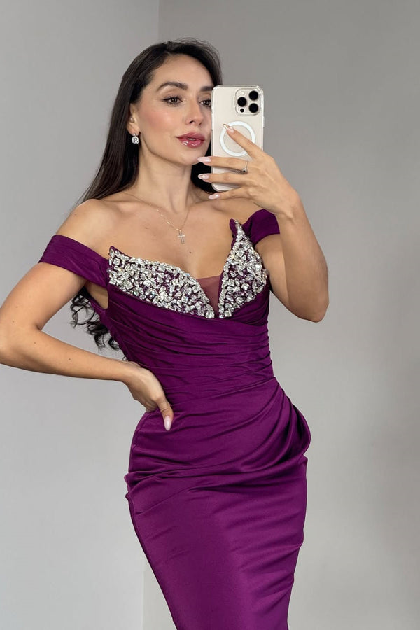 Elegant Orchid Mermaid Satin Off-The-Shoulder Prom Dress Sleeveless Sheath With Gem