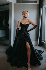 Romantic Black Strapless Sleeveless Satin Prom Dresses A-Line High Split With Gloves