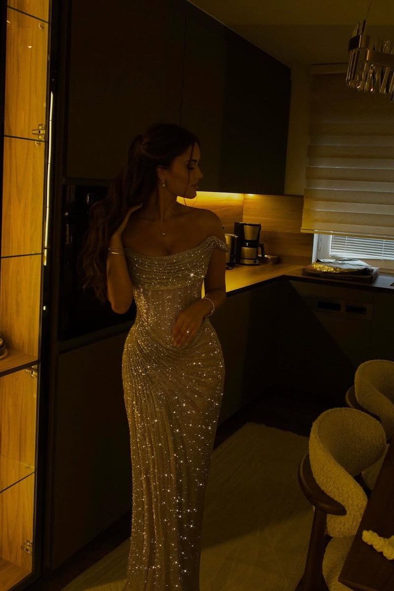 Dazzling Off-The-Shoulder Mermaid Prom Dresses Column Long With Pleats