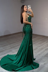 Glamorous Emerald Green Halter Beads V-Neck Prom Dress Mermaid Side Split With Lace-Up Back