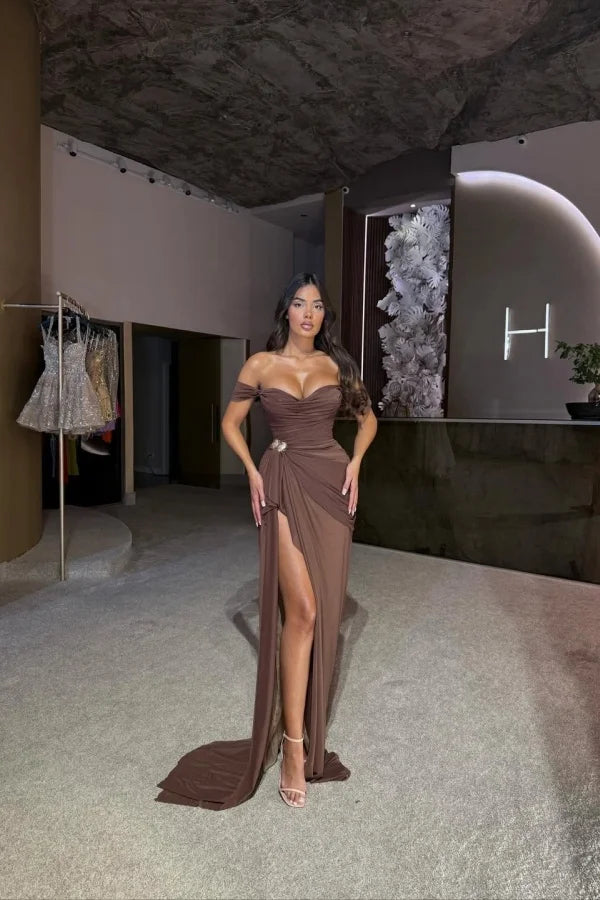 Chic Coffee Sweetheart Off-The-Shoulder Chiffon Mermaid Prom Dress Column With High Split