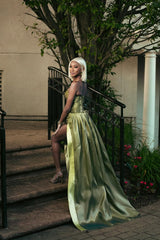 Minimalist Green V-Neck Hi-Lo Strapless Satin Prom Dresses Sleeveless With Lace-Up Back