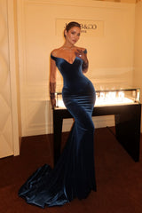 Graceful Blue Off-The-Shoulder V-Neck Velvet Mermaid Column Prom Dresses