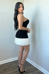 Chic Black White Sweetheart Strapless Sleeveless Homecoming Dresses Mini With Pleats