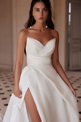 Charming Sweetheart Strapless Sleeveless Satin Prom Dresses High Split With Zipper Pleats