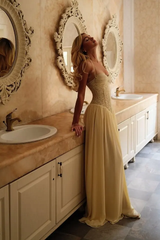 Chic Daffodil Halter Sweetheart Sleeveless Chiffon Prom Dresses Floor Length With Lace-Up Back