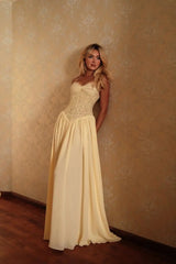 Chic Daffodil Halter Sweetheart Sleeveless Chiffon Prom Dresses Floor Length With Lace-Up Back