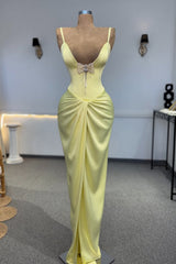 Elegant Daffodil Spaghetti-Straps Sleeveless Mermaid Satin Prom Dresses Sheath With Pleats