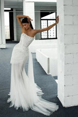 Elegant White Strapless Sleeveless Mermaid Tulle Prom Dresses Gem With Zipper Pleats