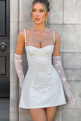 Pretty White Spaghetti-Straps Sleeveless Sweetheart Satin Homecoming Dresses Mini With Flower