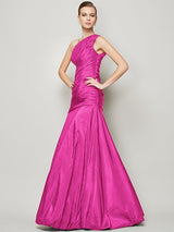 Fabulous Sleeveless One Shoulders Pleats Long Taffeta Bridesmaid Dresses-Ballbella