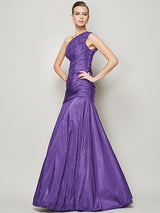 Fabulous Sleeveless One Shoulders Pleats Long Taffeta Bridesmaid Dresses-Ballbella
