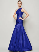 Fabulous Sleeveless One Shoulders Pleats Long Taffeta Bridesmaid Dresses-Ballbella