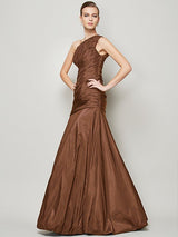 Fabulous Sleeveless One Shoulders Pleats Long Taffeta Bridesmaid Dresses-Ballbella