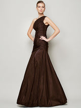 Fabulous Sleeveless One Shoulders Pleats Long Taffeta Bridesmaid Dresses-Ballbella
