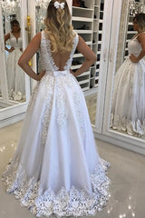 Gorgeous V-Neck Sleeveless Long Lace Tulle Prom Dress-ballbellauk